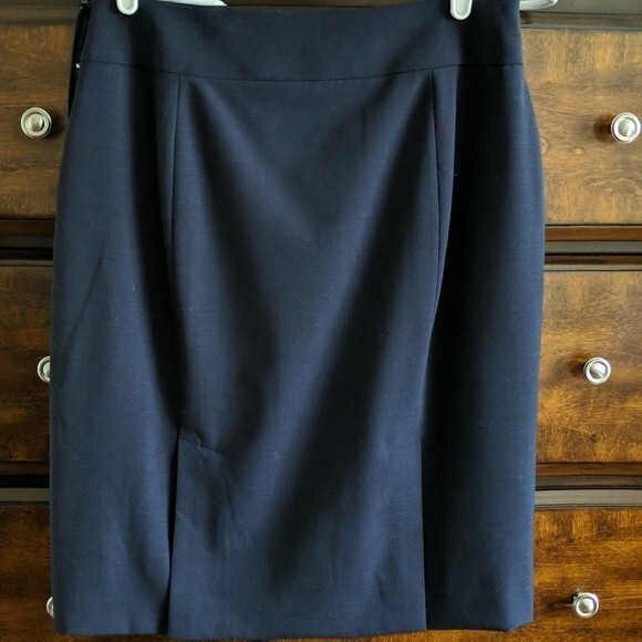 NWT Banana Republic Wool Pencil Skirt, Size 8 - Picture 3 of 3